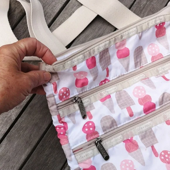 Lesportsac crossbody - Picture 4 of 13